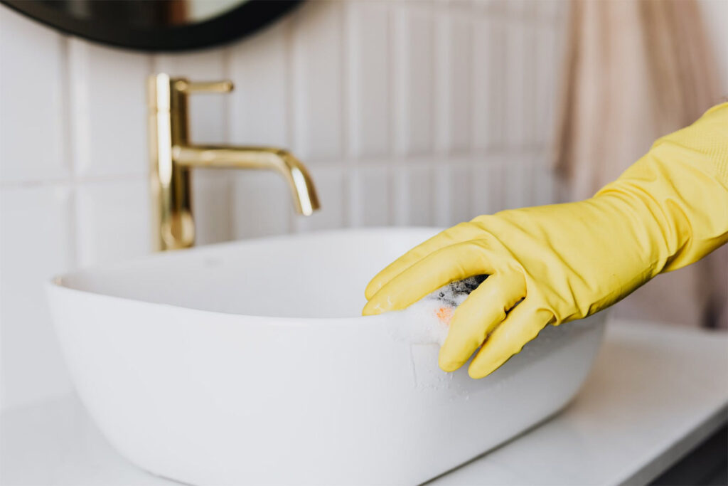 Bathroom cleaning services